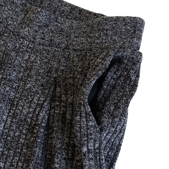 Banana Republic Women's Black White Heathered Knit Rayon Blend Wide Leg Pants XS - Picture 4 of 16